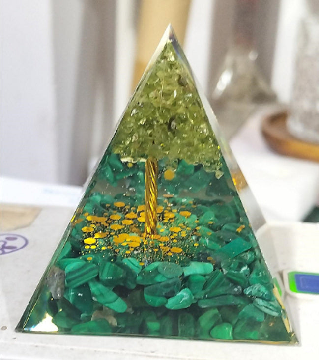Pyramid Decoration Natural Crystal Gravel Energy Tower - Astoxia Official